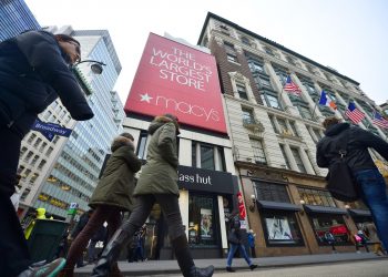 Kohl’s and Macy’s are tanking — four investors weigh in on the retail wreck