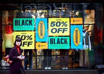 Psychology of Black Friday shopping: phenomenon and crowds, explained