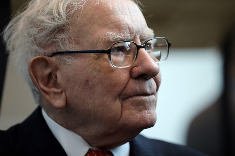 Warren Buffett trims Wells Fargo, adds RH [Video]