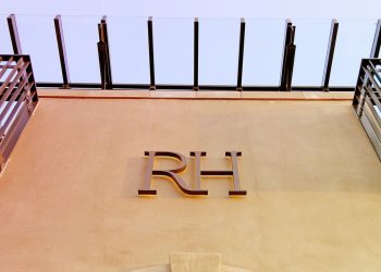 Warren Buffett’s Berkshire Hathaway Just Bought 2 Strange Stock Picks.