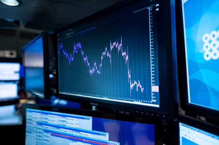 CONNECTICUT MONEY: US economy stronger than predicted