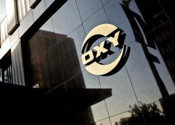 Occidental Petroleum Gains After Icahn Loses Court Battle, Buffett Reveals Stake