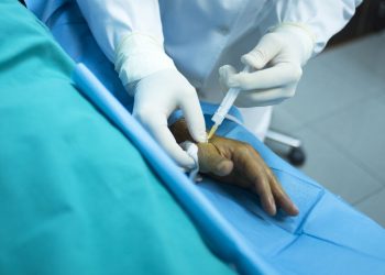 U.S. stem cell clinic offering unapproved therapies brings direct-to-consumer marketing to Ottawa
