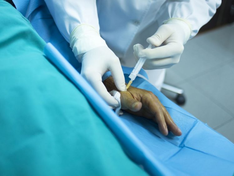 U.S. stem cell clinic offering unapproved therapies brings direct-to-consumer marketing to Ottawa