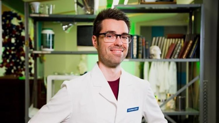 ‘The Pharmafist’: Quebec pharmacist wins international award for defending science | LethbridgeNewsNOW| Lethbridge, Alberta