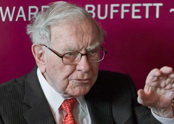 Warren Buffett, Top Hedge Funds Bought And Sold These Stocks In Q3