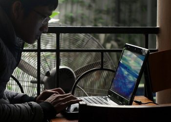 Half of online Christmas shoppers experience a delivery disaster, with a quarter ‘not receiving their purchase’