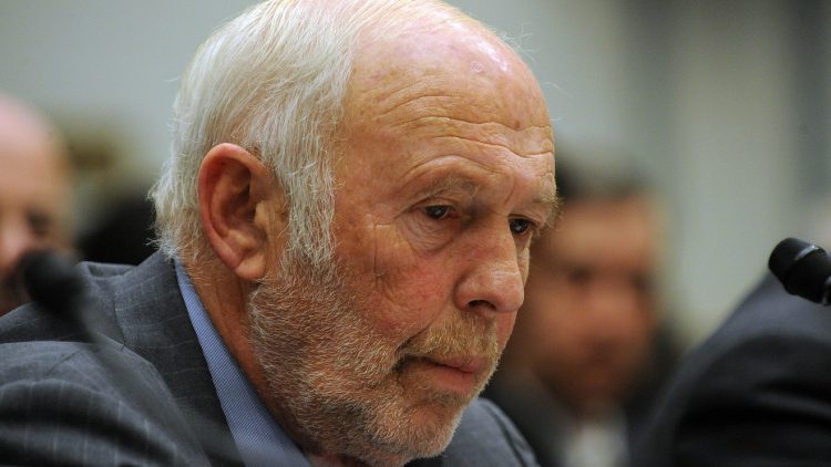 This investment has beaten Warren Buffett by 200X over the past 30 years — but good luck grabbing a piece of it