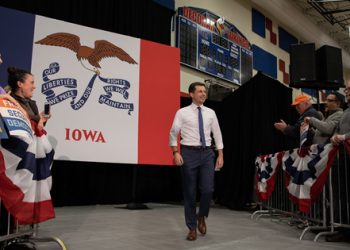 For Buttigieg, being gay a boost on the campaign trail