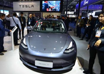 Tesla is taking a risk by making cars in China despite a Chinese auto industry slump