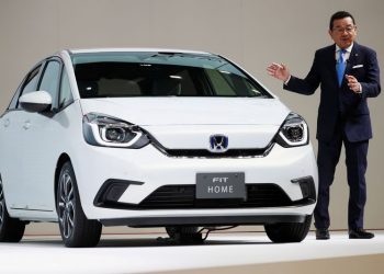 Insight: Honda’s Hachigo seizes the wheel as quality crisis hits profits