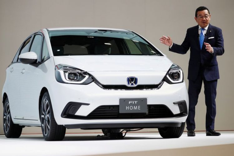 Insight: Honda’s Hachigo seizes the wheel as quality crisis hits profits