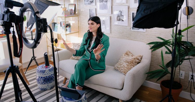 Smashing the Finance Patriarchy With Memes