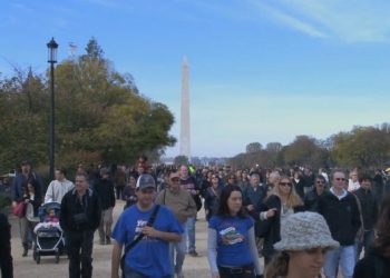 Angry political debate divides Americans, who seek civil candidates