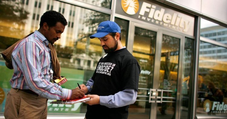 Fidelity Charitable fund bankrolls “hate groups,” critics say