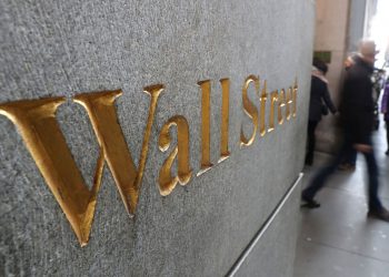 These 5 analysts won the decade with their stock picks