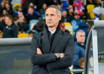Frankfurt coach Adi Hütter ‘stands up’ for his ‘mentally and physically tired’ players