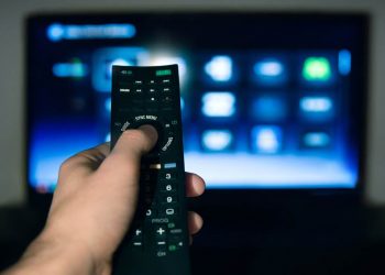 Trying to cut the cord? Cable companies are wooing people back by offering free streaming