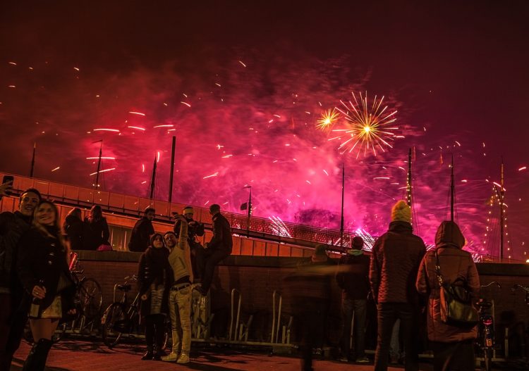 VVD give majority backing to ban on consumer fireworks in Amsterdam