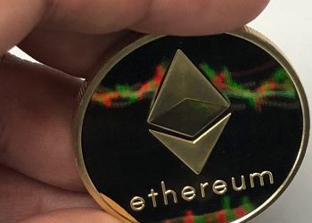 ETH/USD moves within short-term upside channel