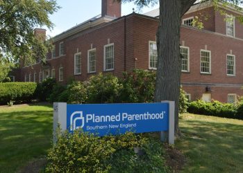 Senate Democrats pledge to reverse federal funding cuts to Planned Parenthood