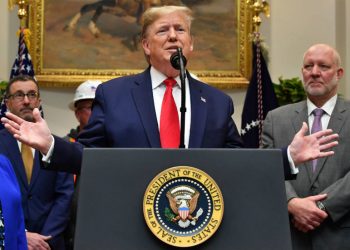 More than 320 groups seek more time to comment on Trump environmental law changes