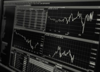 DASH Cryptocurrency Price Analysis: Strong Recovery Ahead?