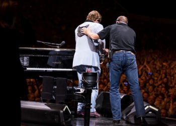 Elton John concert ticket holders entitled to refund – Consumer NZ
