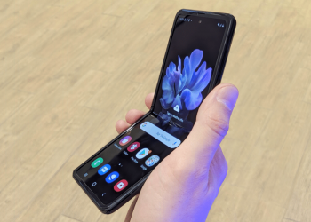 Why your next phone may be a flip phone