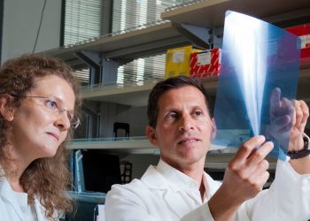Major cancer institute sued by its own researchers over ‘tapering’ funding | Science