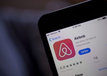 Airbnb Board Meets to Consider Raising Funds or Buying Assets