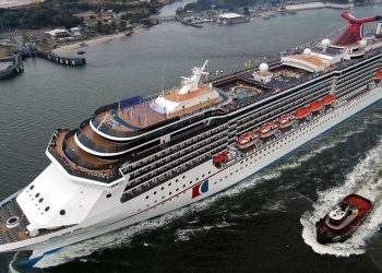 Virus Is a Risk for Carnival’s Dividend, Analyst Says