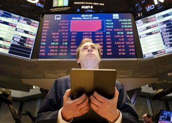 Investors Are Bailing on Stock Funds at Near-Record Pace