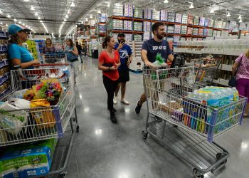 Florida consumers shake off coronavirus fears, so far – Business – Sarasota Herald-Tribune