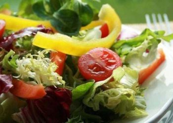 Safest ways to eat salad