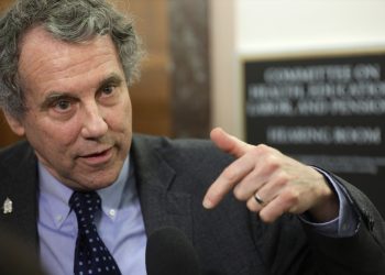 Sens. Brown, Booker to Introduce Bill Halting Overdraft Fees During Pandemic