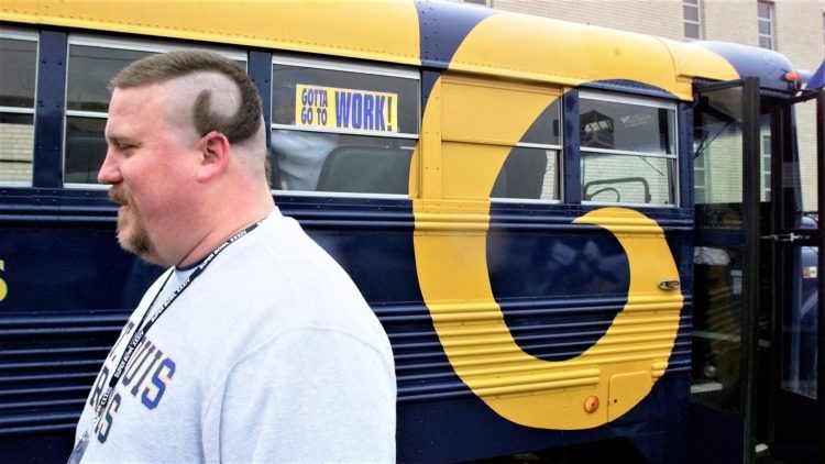 New Rams Logo Leaks Online; Twitter Mercilessly Roasts New Design – CBS Boston