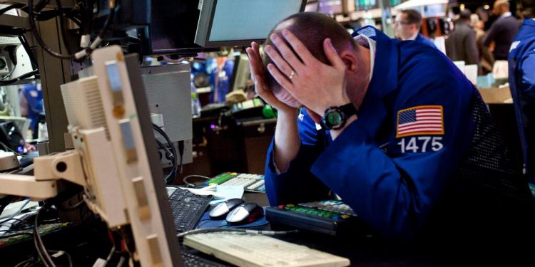 Dow slips 2,000 points as Trump coronavirus response disappoints, Fed funding boost fades