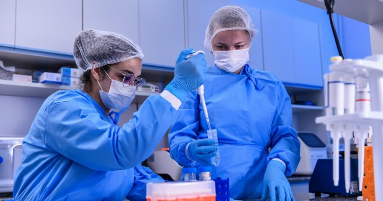 Corporate Media Ignore International Cooperation as Shortcut to Coronavirus Vaccine