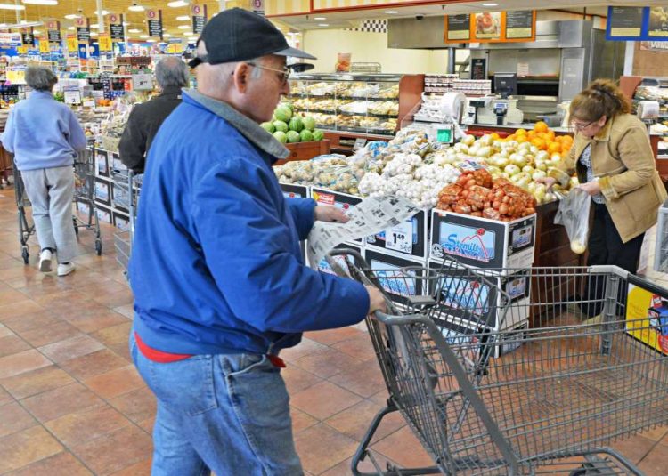 Consumer confidence drops at record pace as coronavirus grips NY, Siena survey finds