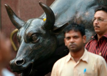 Markets close day’s session on buoyant note: Sensex up 622 points, Nifty above 9,050-mark; HDFC top gainer, surges over 5%