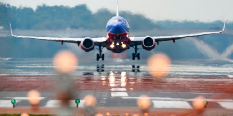 With Earnings ‘Out the Window,’ Investors Turn to Survival Metrics