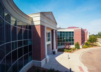Report from Economic Renewal Institute Hails Oxford-UM Relationship