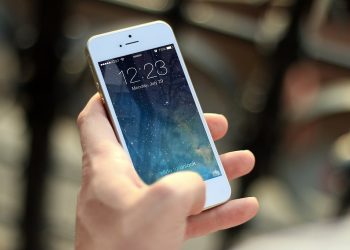 Public torn over COVID-19 contact tracing apps, study shows