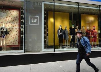 Gap’s risky bet: Putting this year’s unsold clothes back into st – FOX 40 WICZ TV