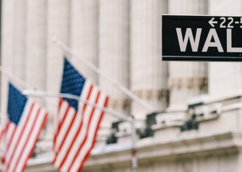 Stocks rebound as markets swing on coronavirus fears