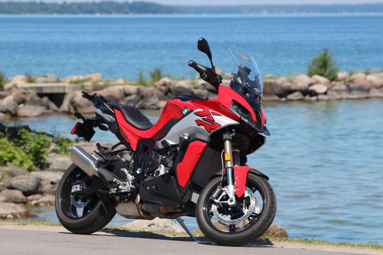 Motorcycle Review: 2020 BMW S1000XR