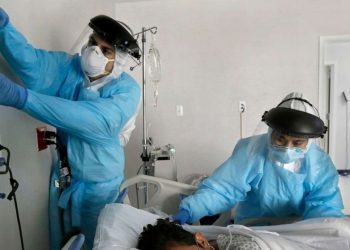 COVID-19 hospitalizations increasing in 17 states