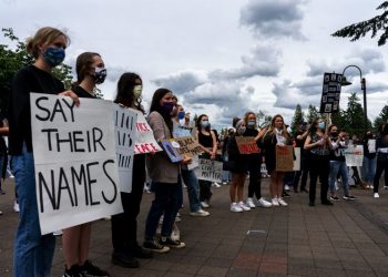 Pamplin Media Group – Citizen voices rise during Lake Oswego council meeting on racism, police reform