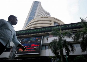 Stock Market Live: Sensex, Nifty swing between gains and losses; IT gains, financials drag